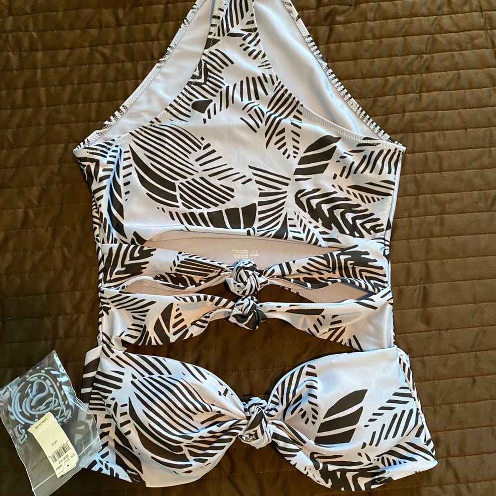 One piece bathing suit